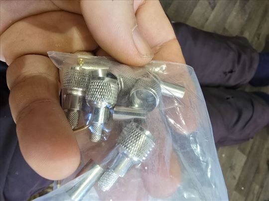 Mini uhf za montazu za rg 58