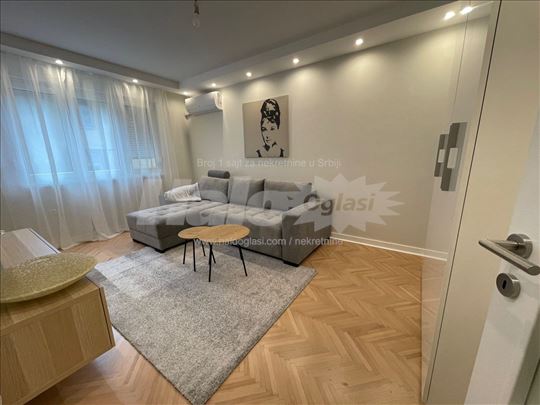 Moderan stan u srcu Bulevara