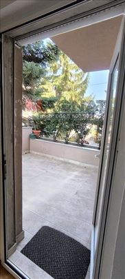 Novo - 5 soban, 2 parking mesta + terasa 20m2