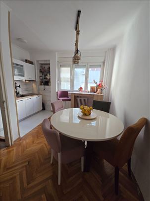 Obilićev venac, 2.0, dva parking mesta