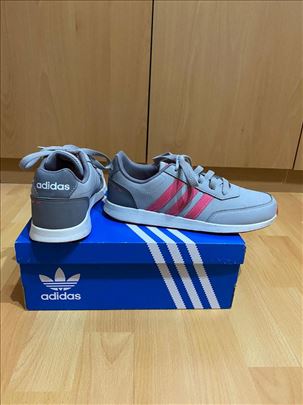 Original Adidas kozna 1koriscena POVOLJNO