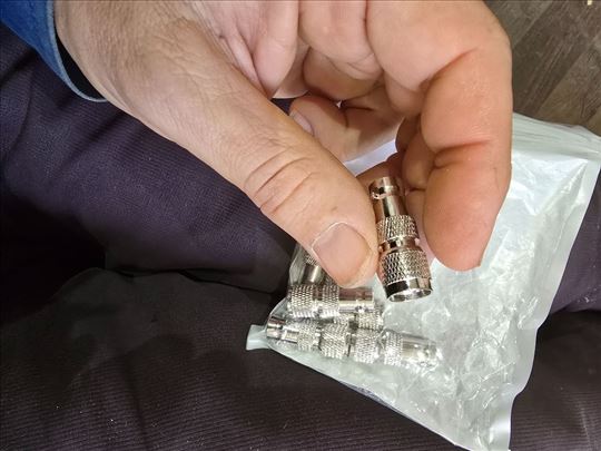 Prelaz mini uhf na bnc 