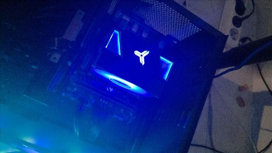 Prodajem PC kao nov