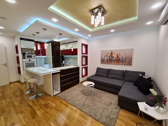 TC Zira, renoviran, lepo sređen, ID 15617