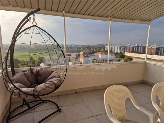 Trosoban stan 82 m2 sa terasom 20 m2