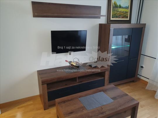 Ul Puškinova, stan od 50m2 na visokom za izdavanje