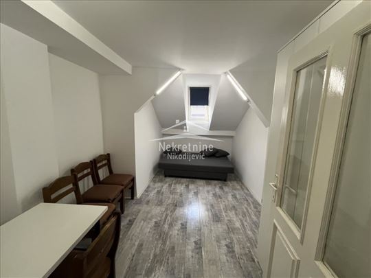 Ušuškana garsonjera u srcu Slavije ID#1139