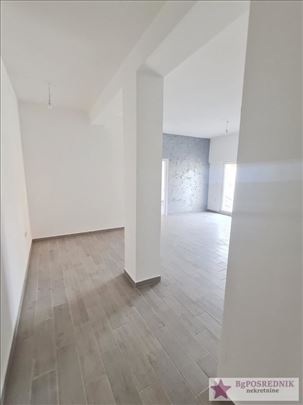 Zemun, Batajnica, Marka Peričina Kamenjara, 63m2