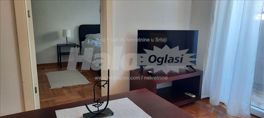 Denkova basta,uknjizen,kod Beoshoping centra