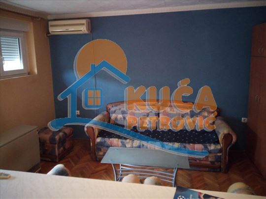 Izdaje se garsonjera u strogom centru Niša, 30m2