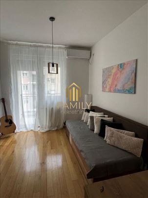 Izdaje se jednoiposoban stan na Detelinari 40m2