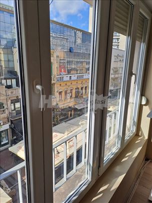 Izdaje se poslovni prostor,Obrenoviceva, 72m2
