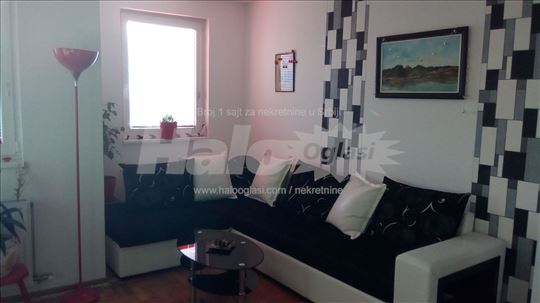 Izdajem jednosoban stan na Vidikovačkoj padini