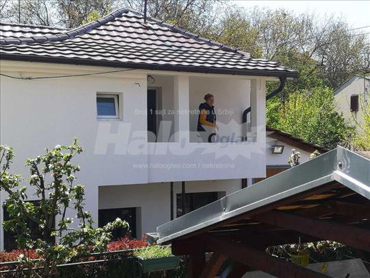 Izdavanje kuće za sezonske radnike 