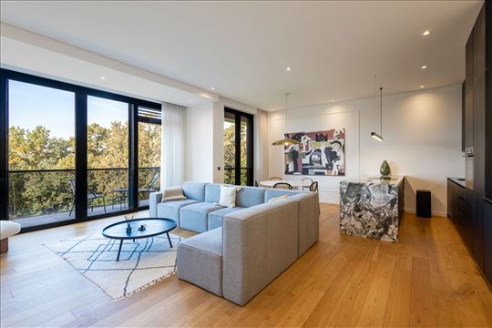 Luksuzan Trosoban Stan Green Hill Dedinje