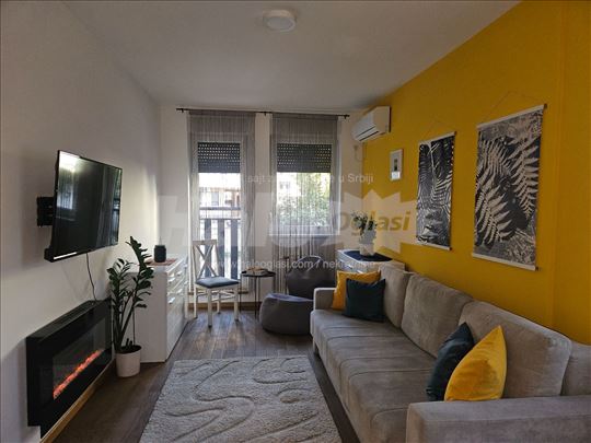 Dvosoban stan u mirnoj ulici sa parkingom,Betanija