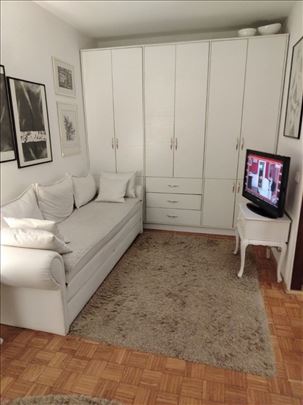 Mirijevo, Miroslava Krleže komforna garsonjera