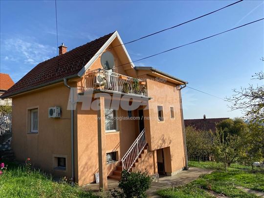 Na prodaju kuća u Lipovici