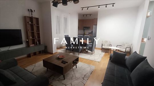 Prostran i svetao stan sa dve spavaće sobe na Tele