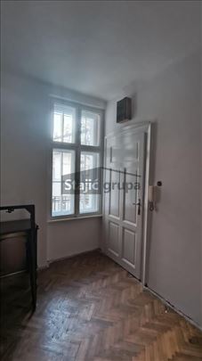 Salonac sa prelepom terasom