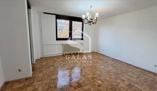 Sređen stan u Ivana Sarića