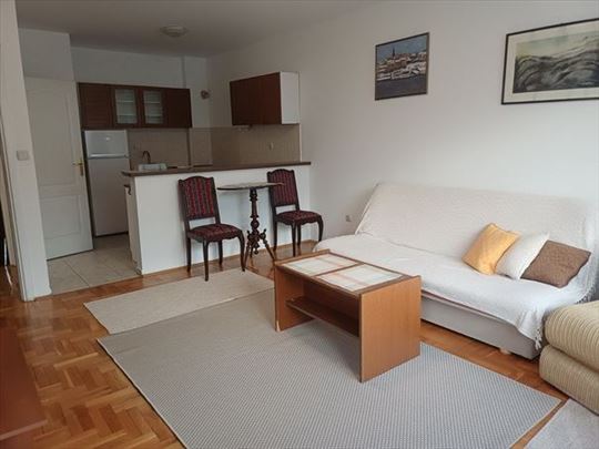  Top ponuda, lep stan sa dve spavaće sobe, ID 2128