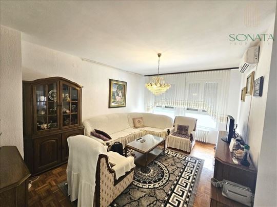 Тrosoban stan, Čukarička padina