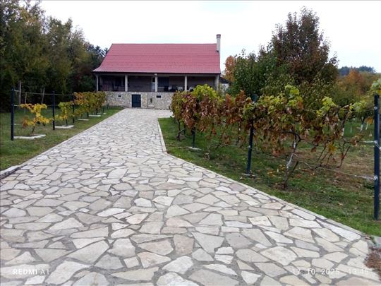 Vrdnik Lux kuća 134m2 na top lokaciji HITNO!