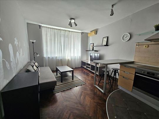 Vukov spomenik, renoviran, odličan, ID 12545