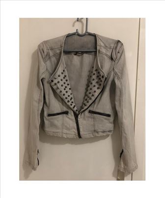 Bershka teksas jakna sa nitnama (L)