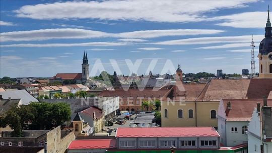 Centar Sombora. Namešten, trosoban 75m2