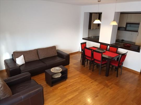 Crveni krst, Bregalnička, lep stan u novijoj zgrad