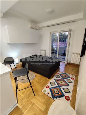 Đeram pijaca, garsonjera, sve novo nekorišćeno