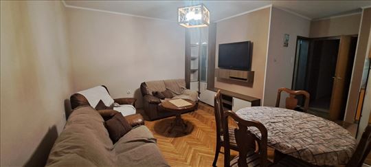 Dvoiposoban stan na Grbavici!