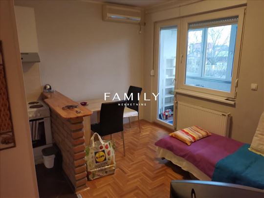 Izdaje se namešten 1,5-soban stan na odličnoj loka