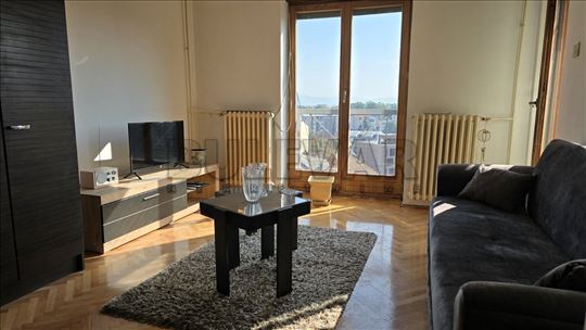 Izdaje se odličan stan u Rajićevoj ulici, 44m2