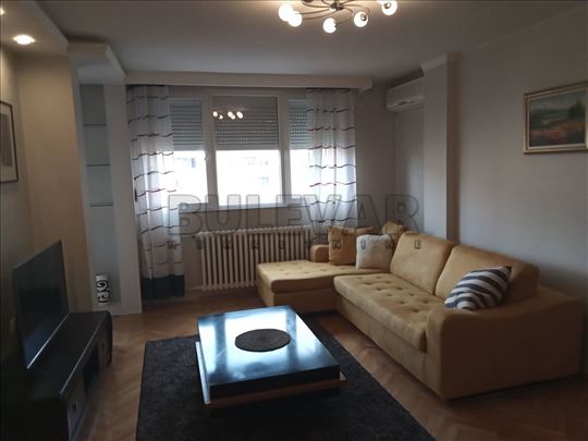 Izdaje se trosoban stan kod Zone 3, 73m2