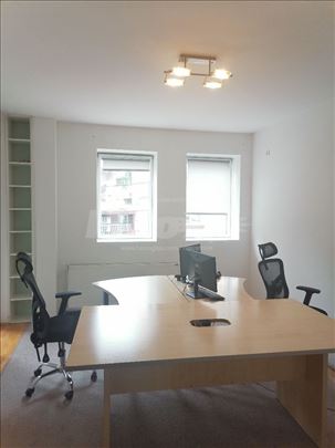 Izdajem kancelarijski prostor