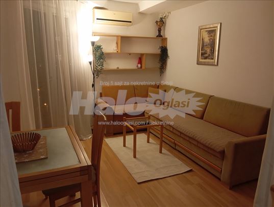 Izdajem namesten 1.5 stan na okretnici 26