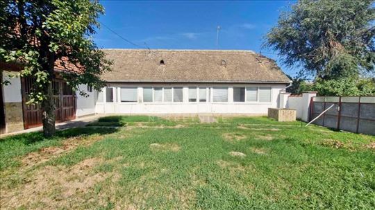 Kolut, Kuća 99m2, Plac 1373m2