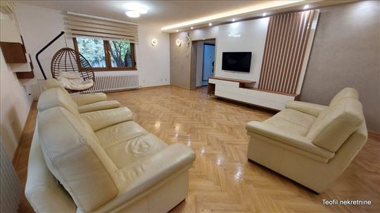 Lux kuća Dedinje, može i za poslovni prostor