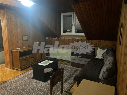 Namesten stan u Zarkovu, potkrovlje