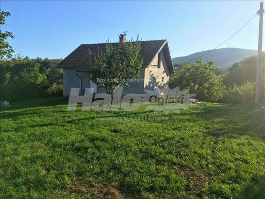 Nameštena kuća sa pogledom na Kosmaj