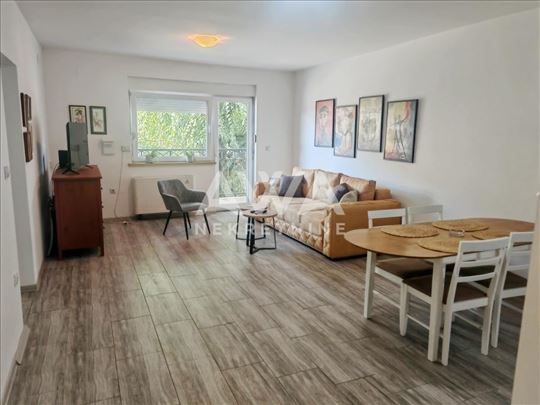 Nova Selenča. Dvosoban, noviji stan 58m2 Ii sprat