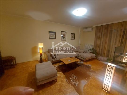 Novi Beograd - TC Piramida - 3.0 ID#24556