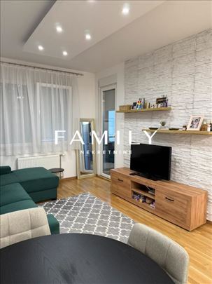 Novi jednoiposoban stan sa parkingom u Square Gard