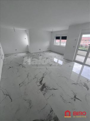 Novi Sad, Lipov Gaj, Stan, 4, 91,00m2