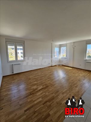 Novi Sad, Petrovaradin, Stan, 4, 80,00m2