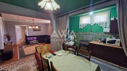 Sivac. Prizemna 115m2 kuća, plac 9ar