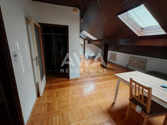 Sombor. Nova Selenča. Dvosoban stan 65m2, V sprat